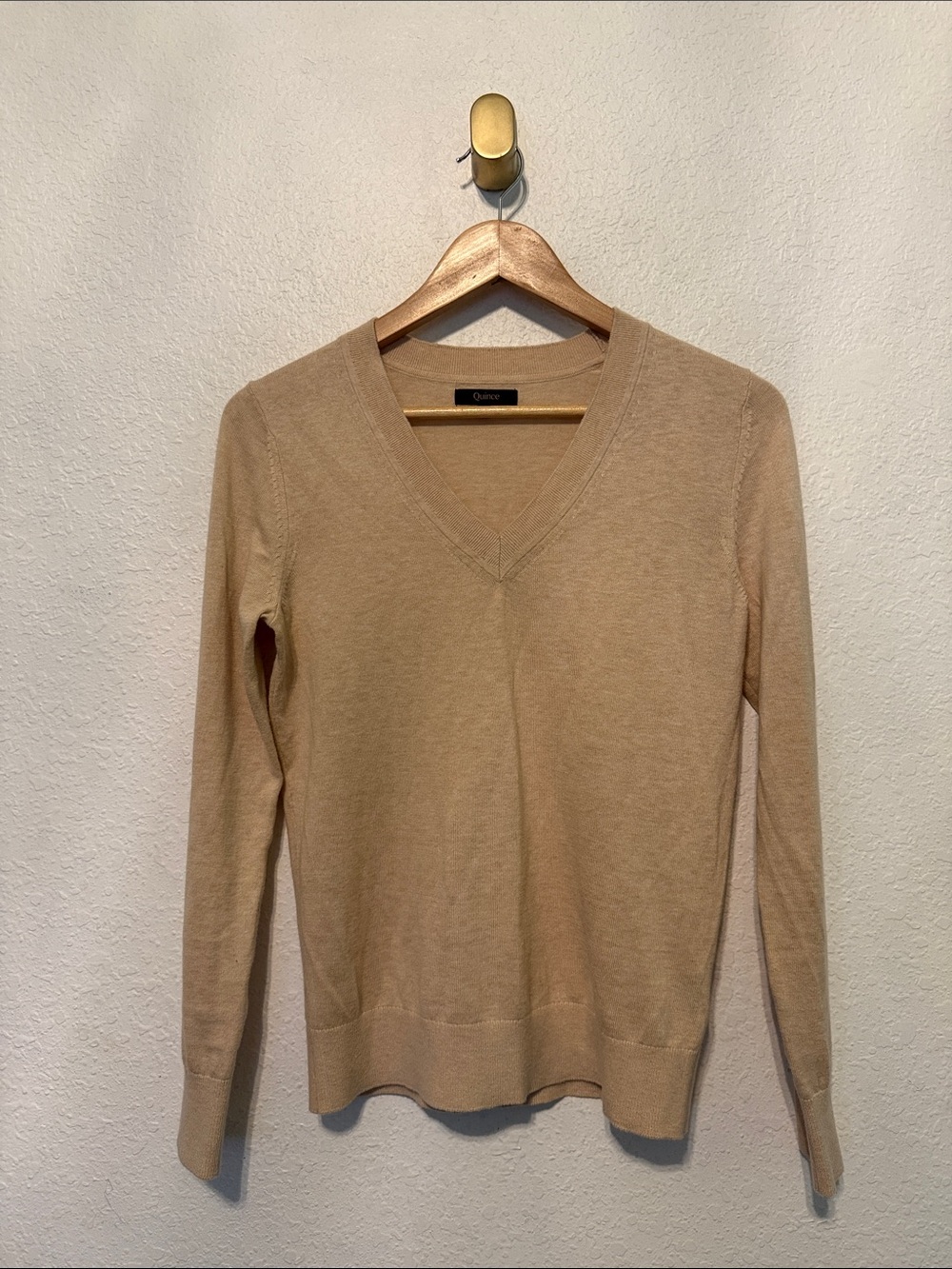 Perfect Quince Lightweight Cotton Cashmere V-Neck Sweater in Heathered Oatmeal - Picture 6 of 9